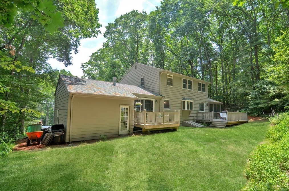 117 Robert Rd, Holliston, MA 01746 exterior