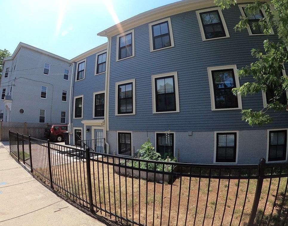 156 Hampshire St #1, Cambridge, MA 02139