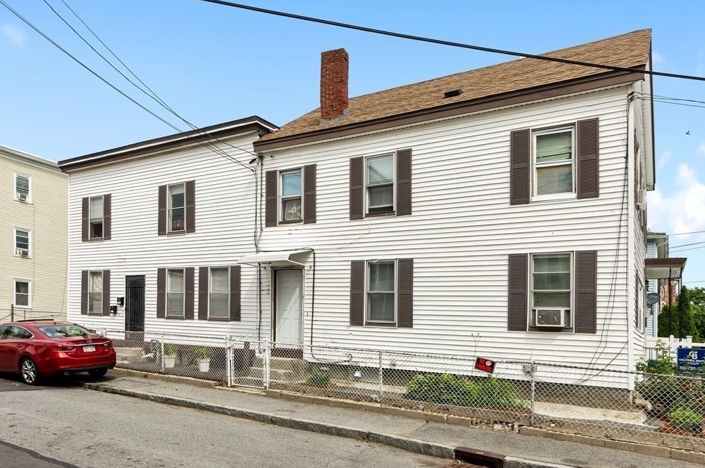 77 Linden St, Lowell, MA 01852 exterior