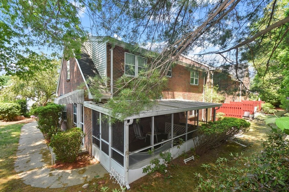 161 Erin Rd, Stoughton, MA 02072 exterior
