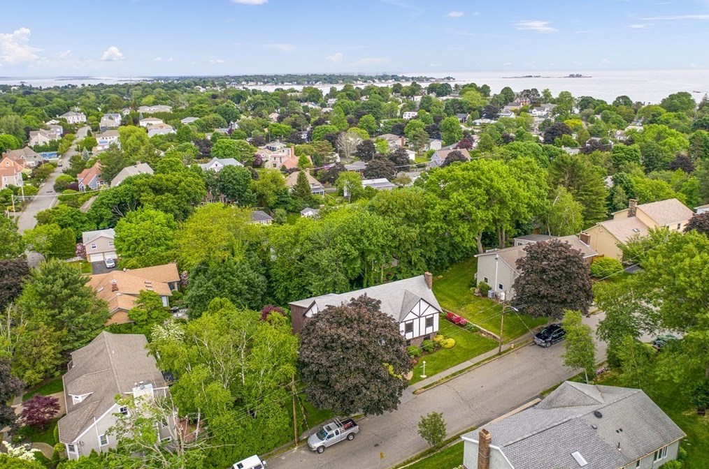 17 Gerald Rd, Marblehead, MA 01945 exterior