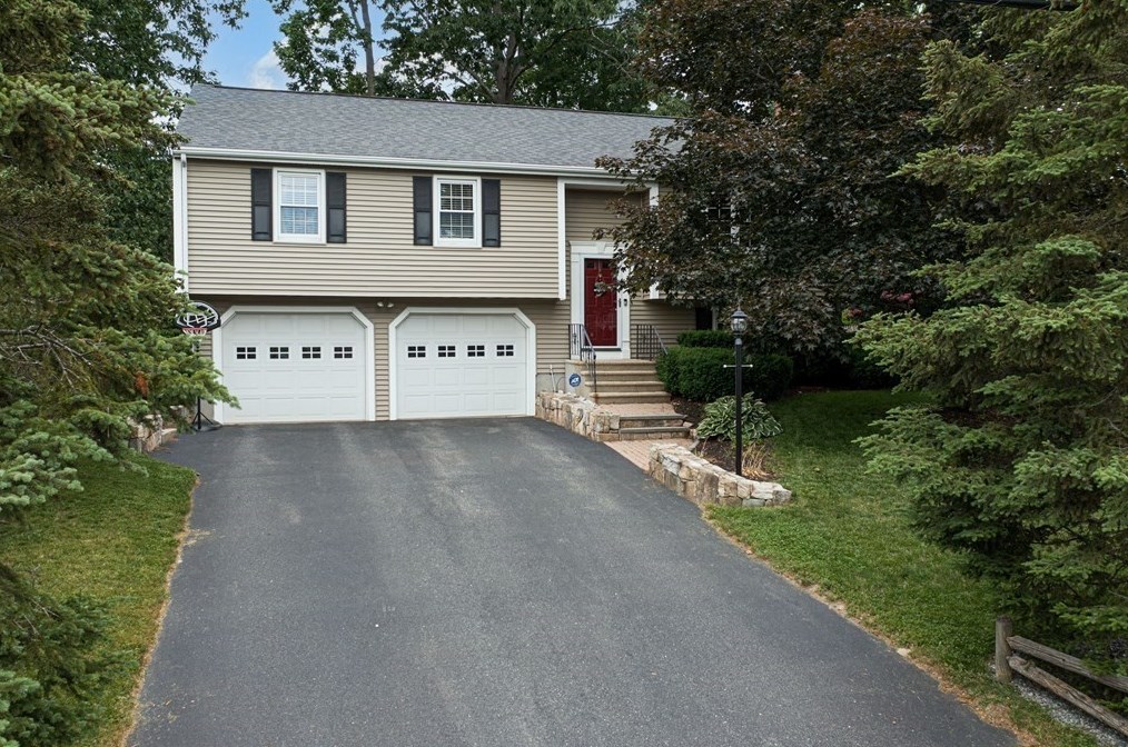 15 Paula Rd, Milford, MA 01757 exterior