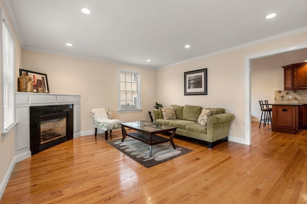 570 Trapelo Rd, Belmont, MA 02478-1404