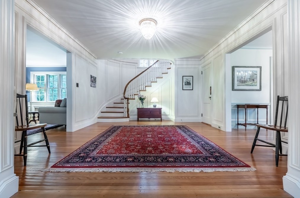 23 William St, Andover, MA 01810-2547
