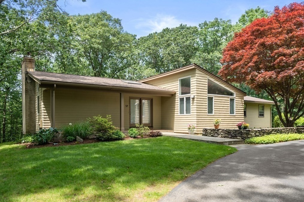 37 Barney Hill Rd, Wayland, MA 01778 exterior