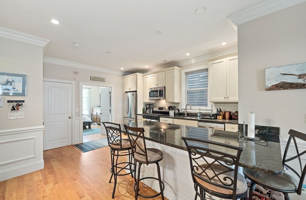 179 W 5th St # 1, Boston, MA