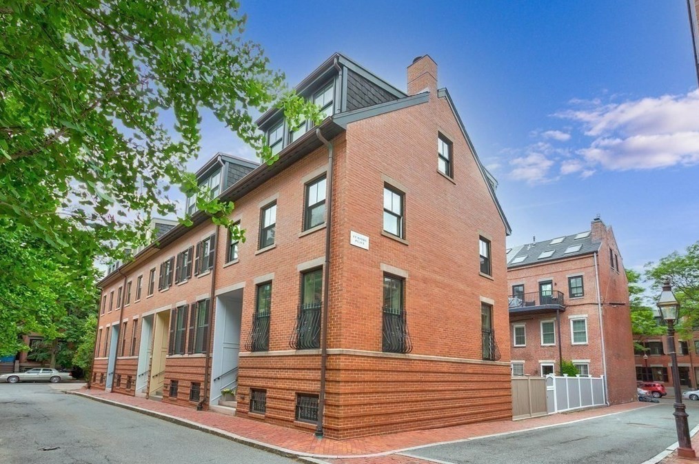 9 Cumston St, Boston, MA 02118 exterior