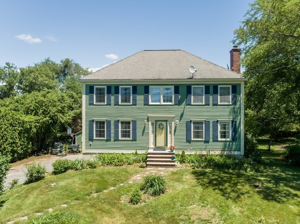 19 Austin Ln, Byfield, MA 01922 exterior