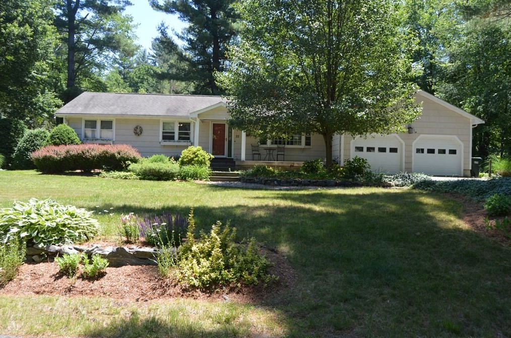 22 Stone Dr, Northborough, MA 01532 exterior