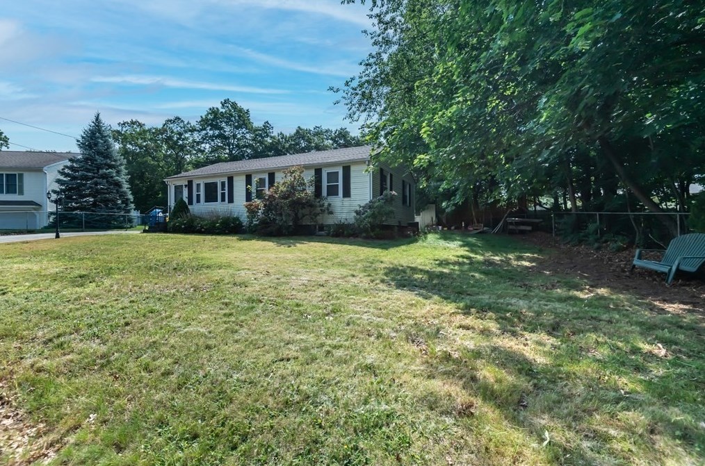 8 Sunset Rd, Tewksbury, MA 01876-3031