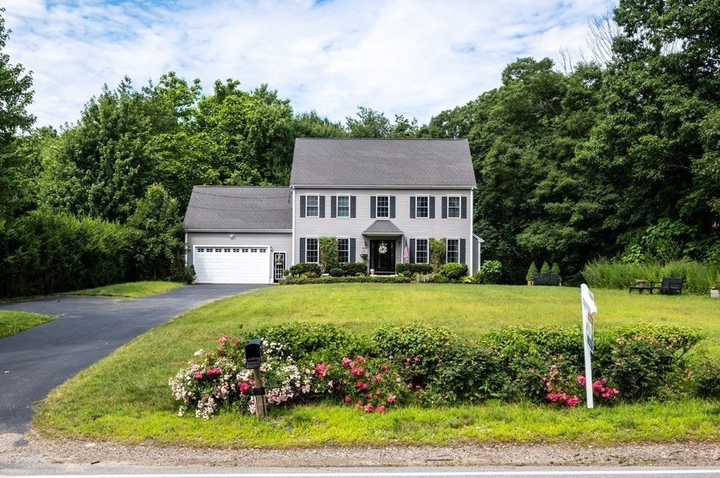 279 Old Post Rd, North Attleboro, MA 02760 exterior