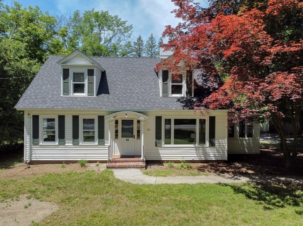 35 Townsend St, East Pepperell, MA 01463