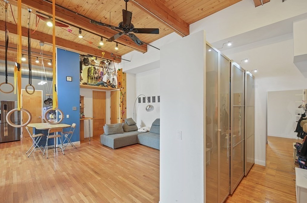 60 Tufts St Apt 5, Somerville, MA 02145