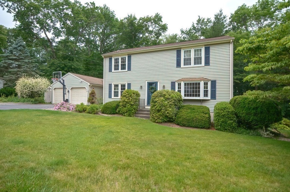 6 Linda St, Westboro, MA 01581 exterior