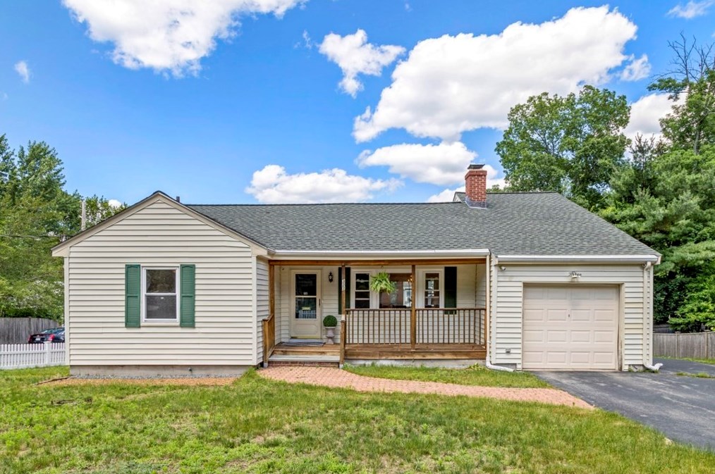 322 Summer Ave, Reading, MA 01867 exterior