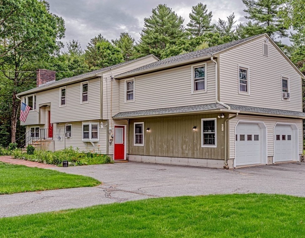 92 Lowell St, East Pepperell, MA 01463-1765