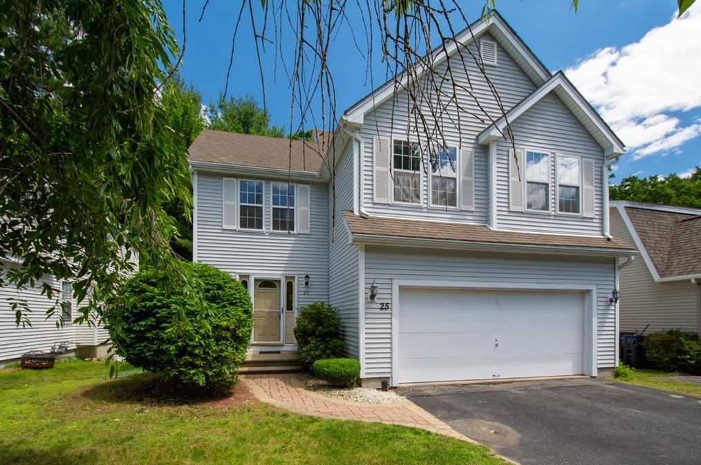 25 Magnolia Ln, Marlboro, MA 01752 exterior