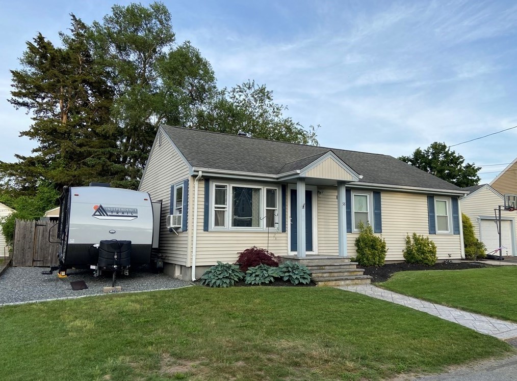 58 Jette St, Swansea, MA 02777 exterior