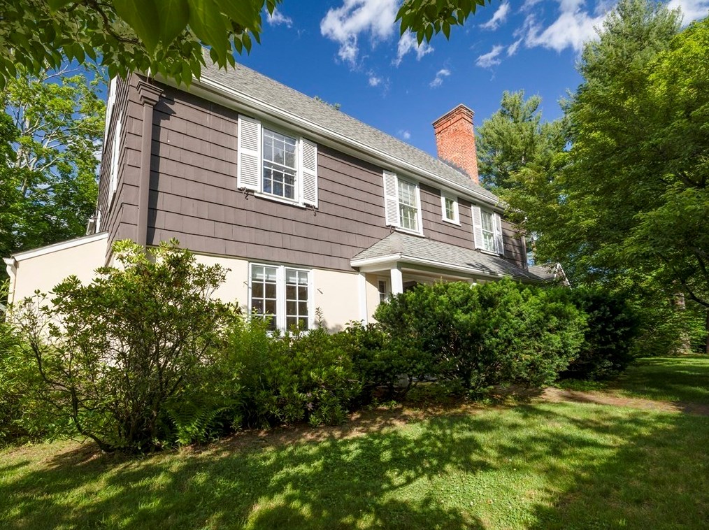 14 Birch Rd, Wellesley, MA 02482 exterior