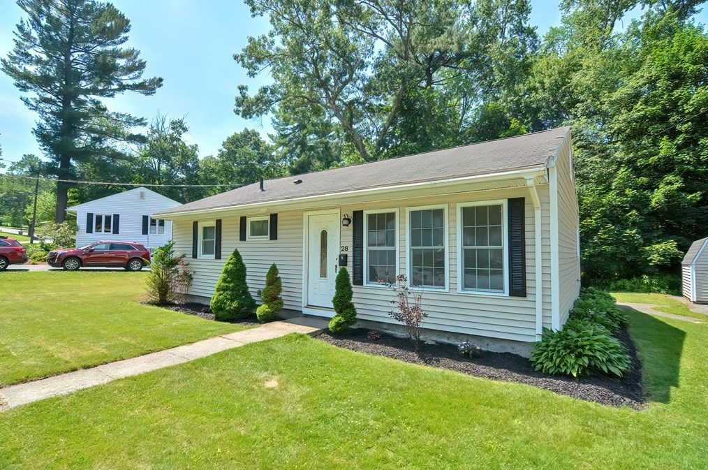 28 Birch Hill Rd, Northborough, MA 01532-1860