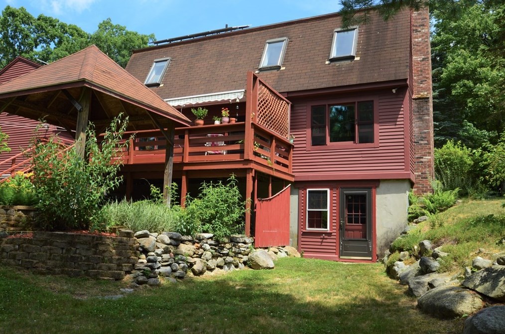 18 Spruce Hill Dr, Northborough, MA 01532 exterior