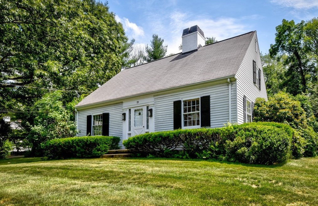 21 Old Farm Rd, Dover, MA 02030