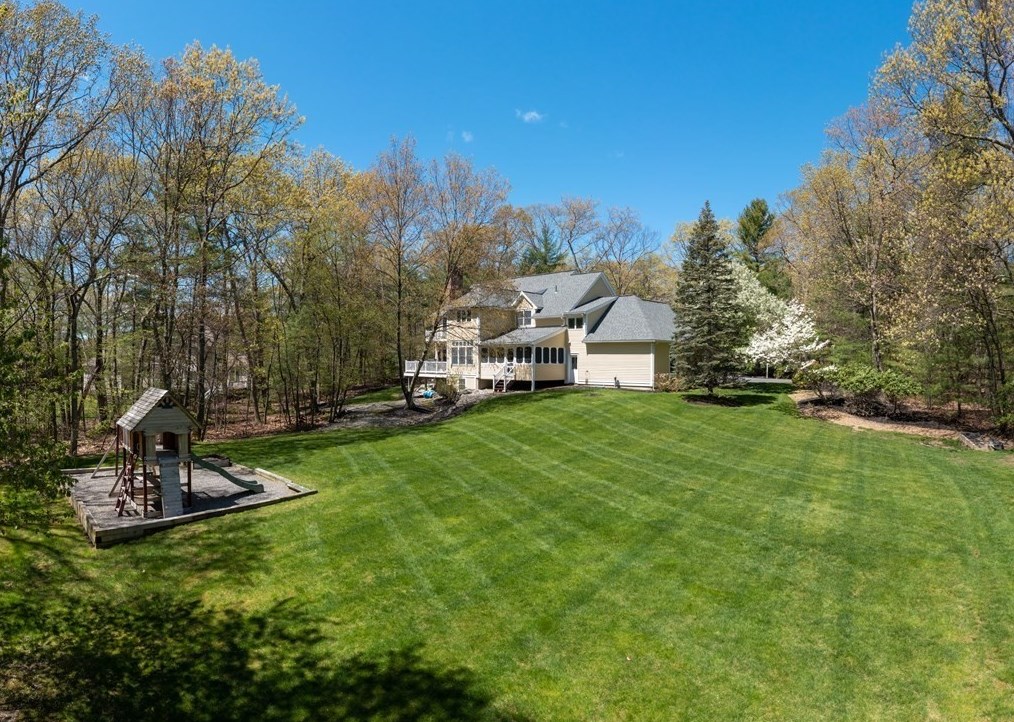 12 Woodstone Rd, Northborough, MA 01532 exterior