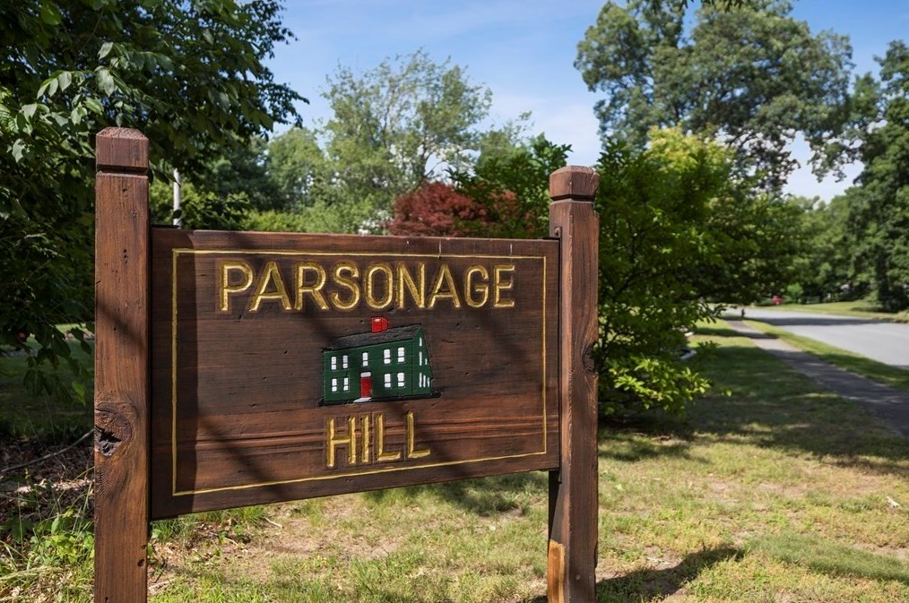 24 Parsonage Hill Rd, Haverhill, MA 01832 exterior