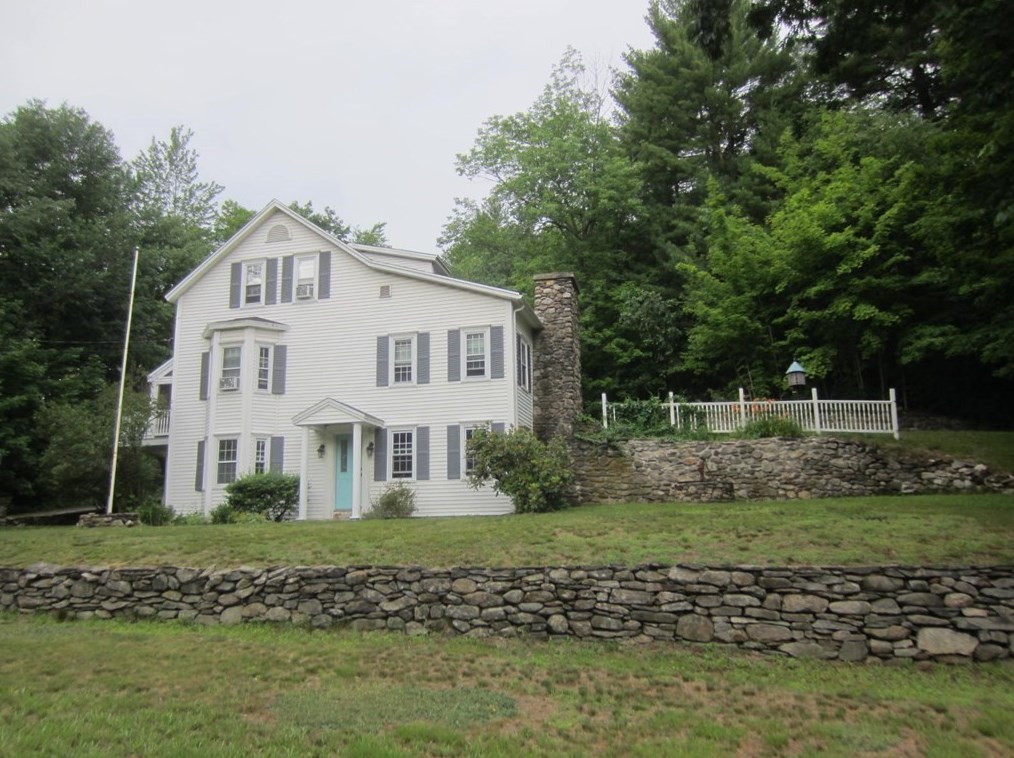 124 State Rd, Gardner, MA 01473 exterior