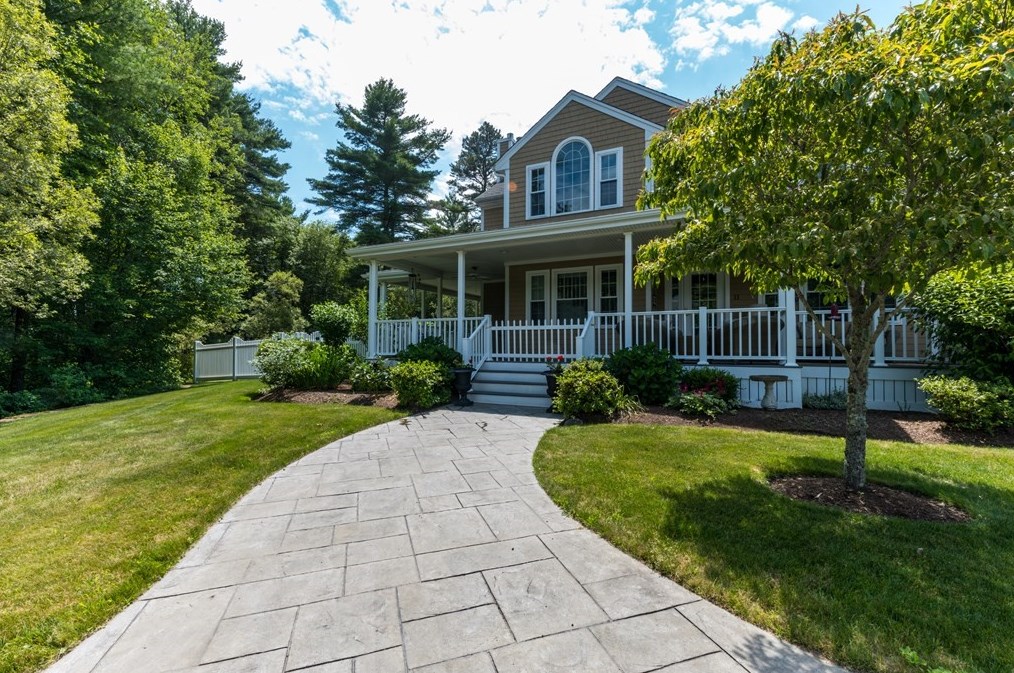 11 Park Pl, Mattapoisett, MA 02739 exterior