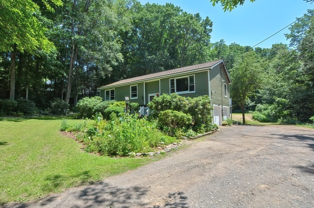 3 Norcross Rd, Spencer, MA 01562 exterior