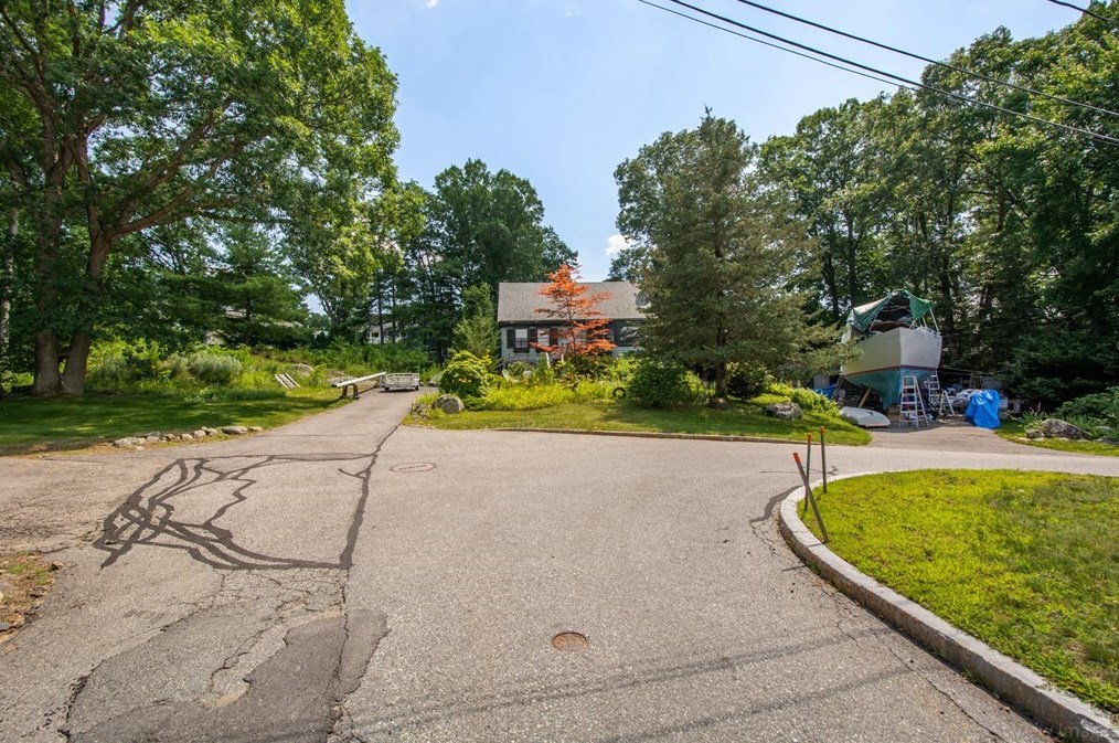 49 Grandview Ave, Lexington, MA 02421 exterior