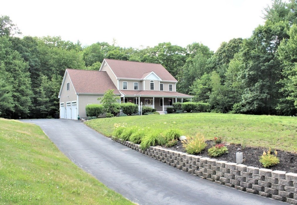 19 Kristen Ln, Dunstable, MA 01827 exterior