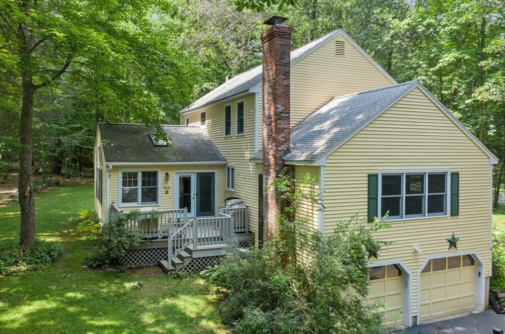 21 Throne Hill Rd, Groton, MA 01450 exterior