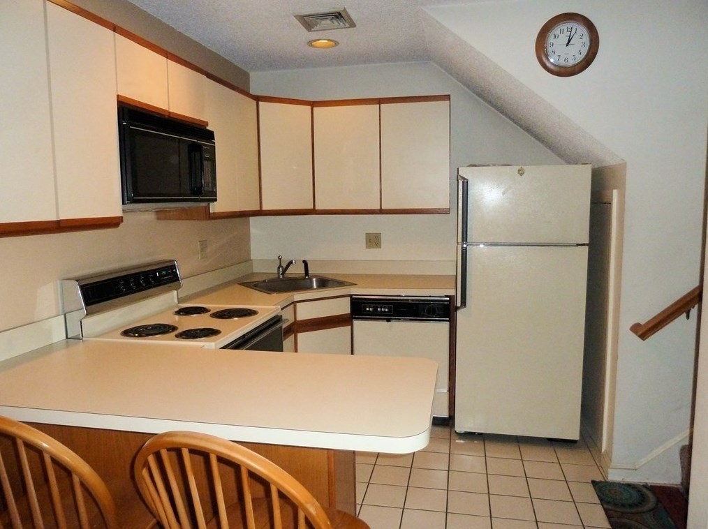 305 Salem St #302, Woburn, MA 01801