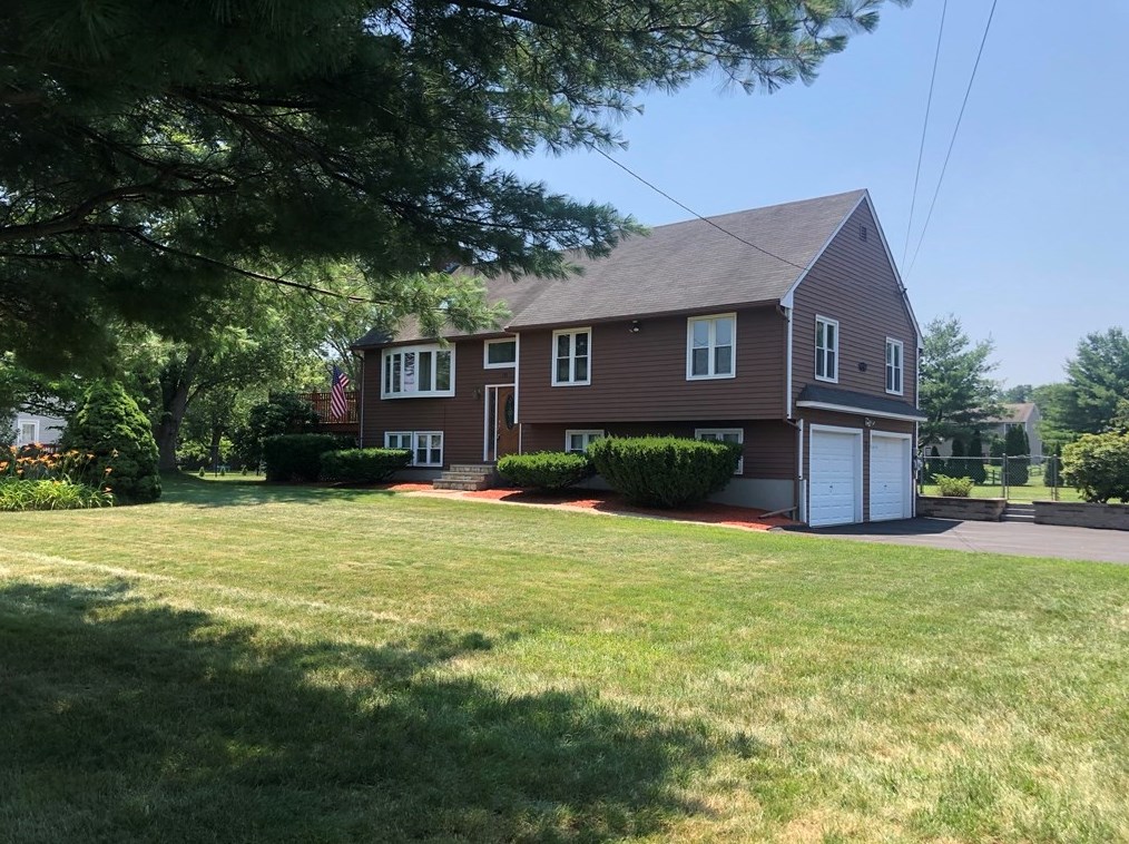 170 River Rd, Uxbridge, MA 01569 exterior