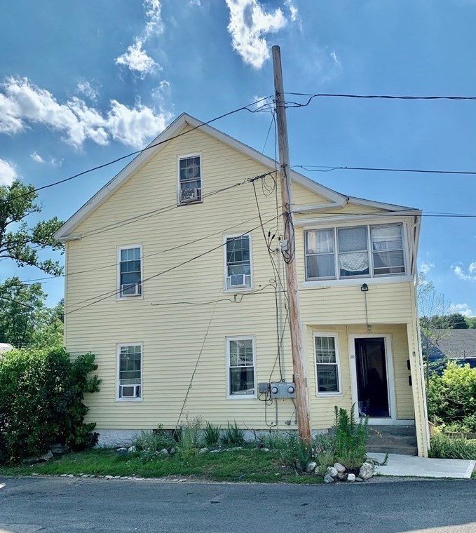 10 River Ct, Webster, MA 01570 exterior