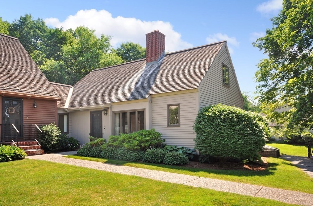 56 Potter Pond, Lexington, MA 02421 exterior