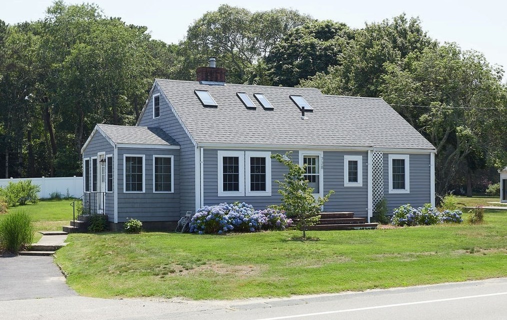 738 Sandwich Rd, Bourne, MA 02532 exterior