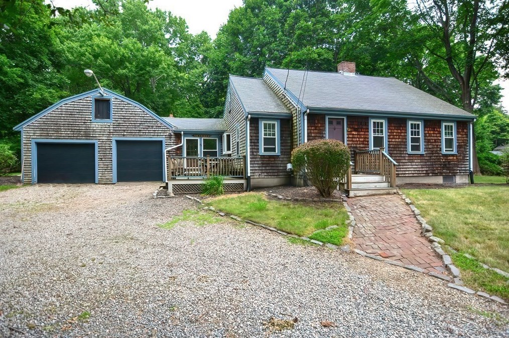 53 Grove St, Scituate, MA 02066-3220