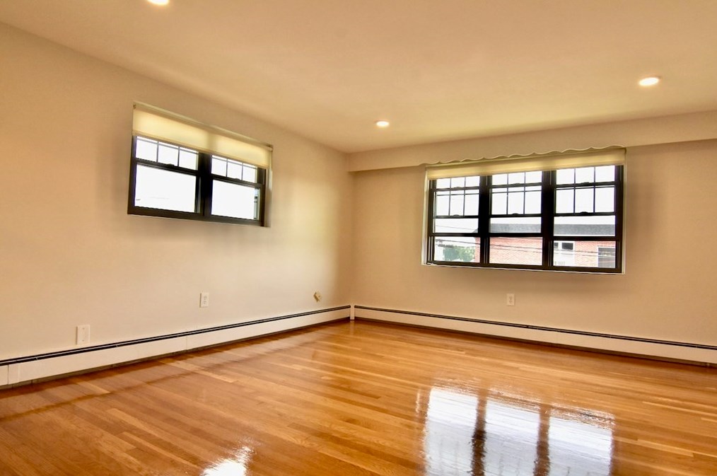 90 Squantum St, Quincy, MA 02171 exterior