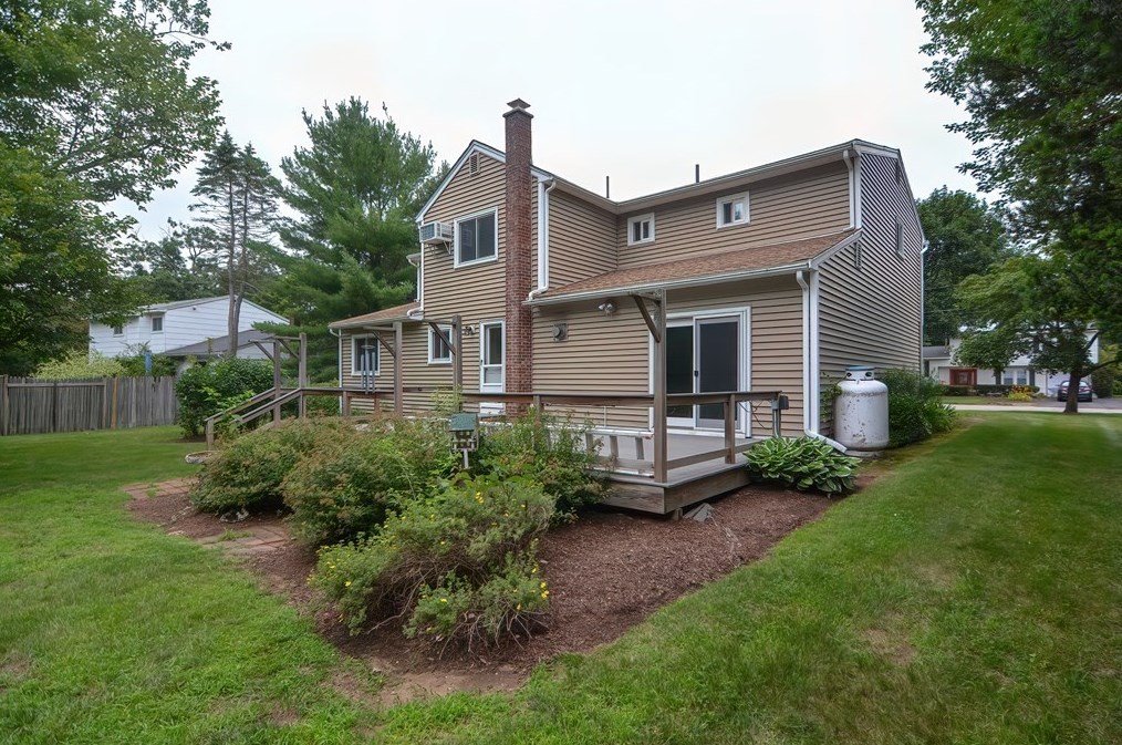 58 Wingate Rd, Holliston, MA 01746 exterior