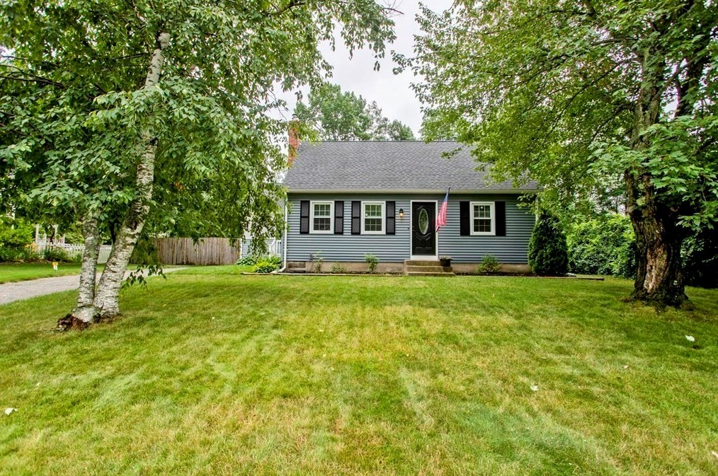 160 Pondview Dr, Ludlow, MA 01056 exterior