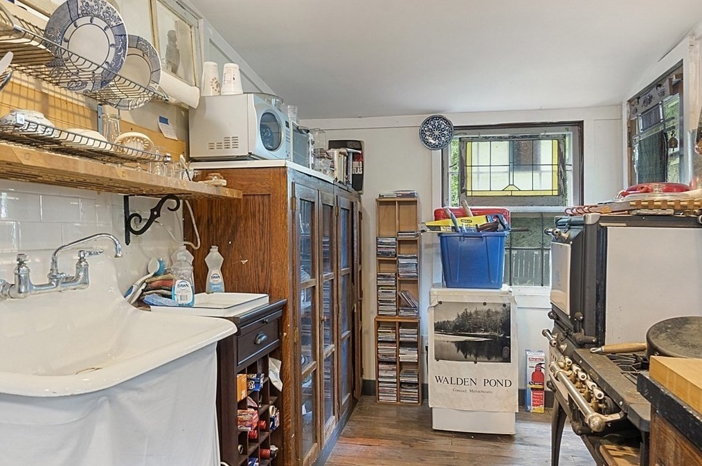 14 Valley Rd, Groton, MA 01450-2109