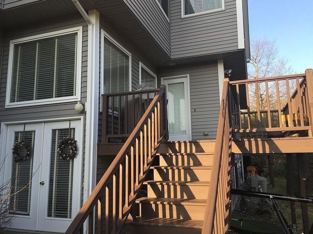 2503 Old Bridge Ln, Bellingham, MA 02019 exterior
