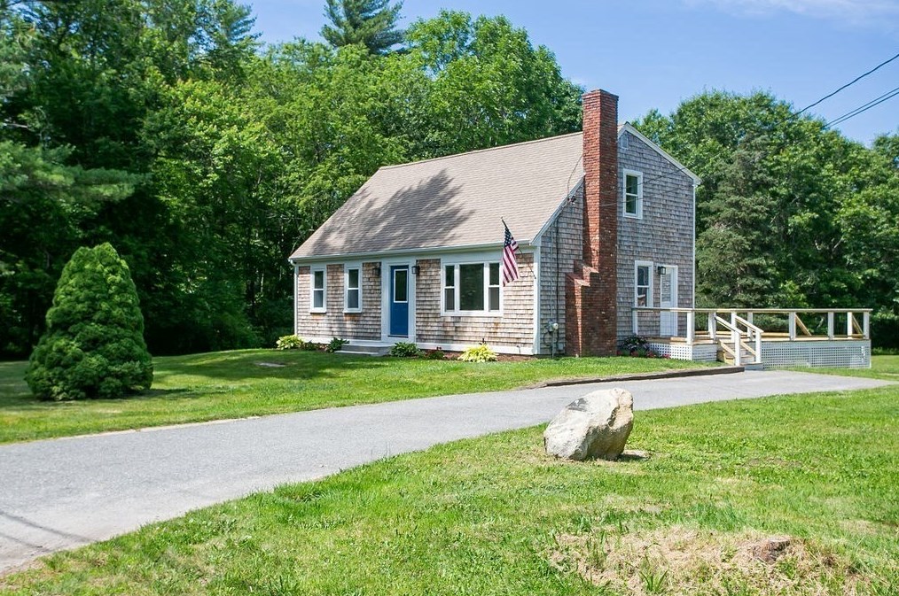 112 West St, Plympton, MA 02367
