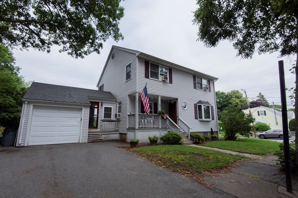 22 Catalina Rd, Lynn, MA 01905 exterior