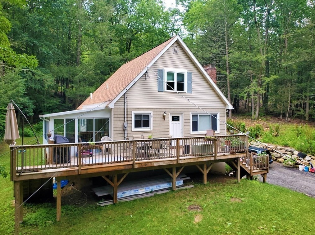25 Forest Dr, Fiskdale, MA 01521 exterior