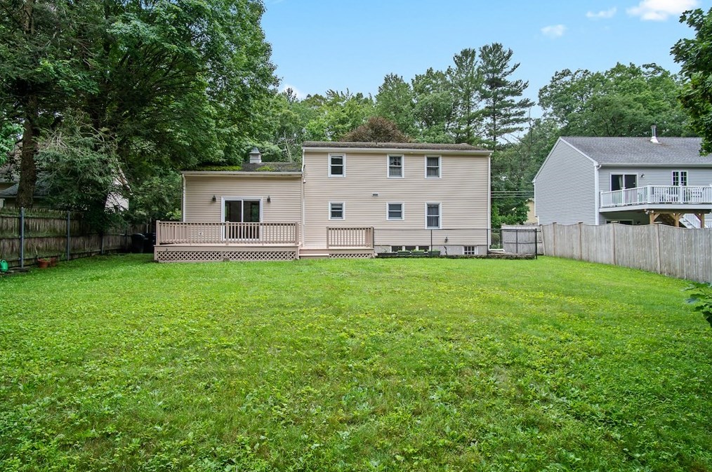 29 Newell Rd, Holden, MA 01520 exterior