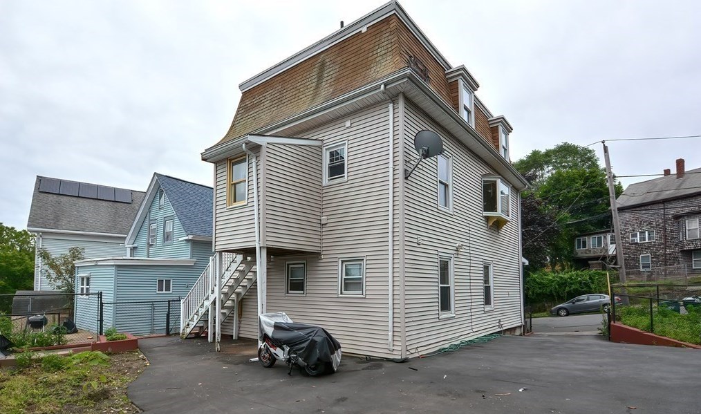 35 Mount Pleasant St, Lynn, MA 01902 exterior